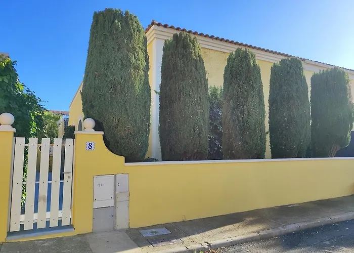 8, La Palmeraie, Village Naturiste, Cap D'agde Tatil Evi
