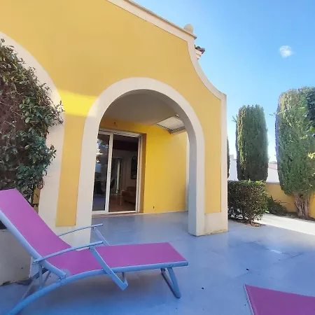 8, La Palmeraie, Village Naturiste, Cap D'agde Casa de Férias Agde