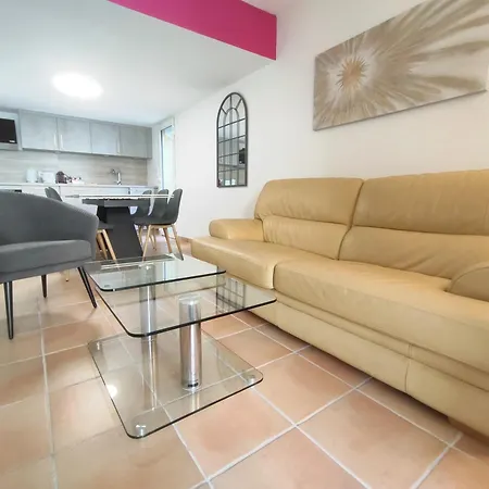 8, La Palmeraie, Village Naturiste, Cap D'agde Feriehus